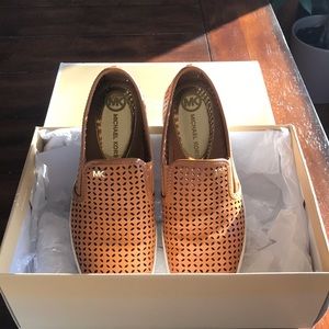 Michael kors shoes size 7